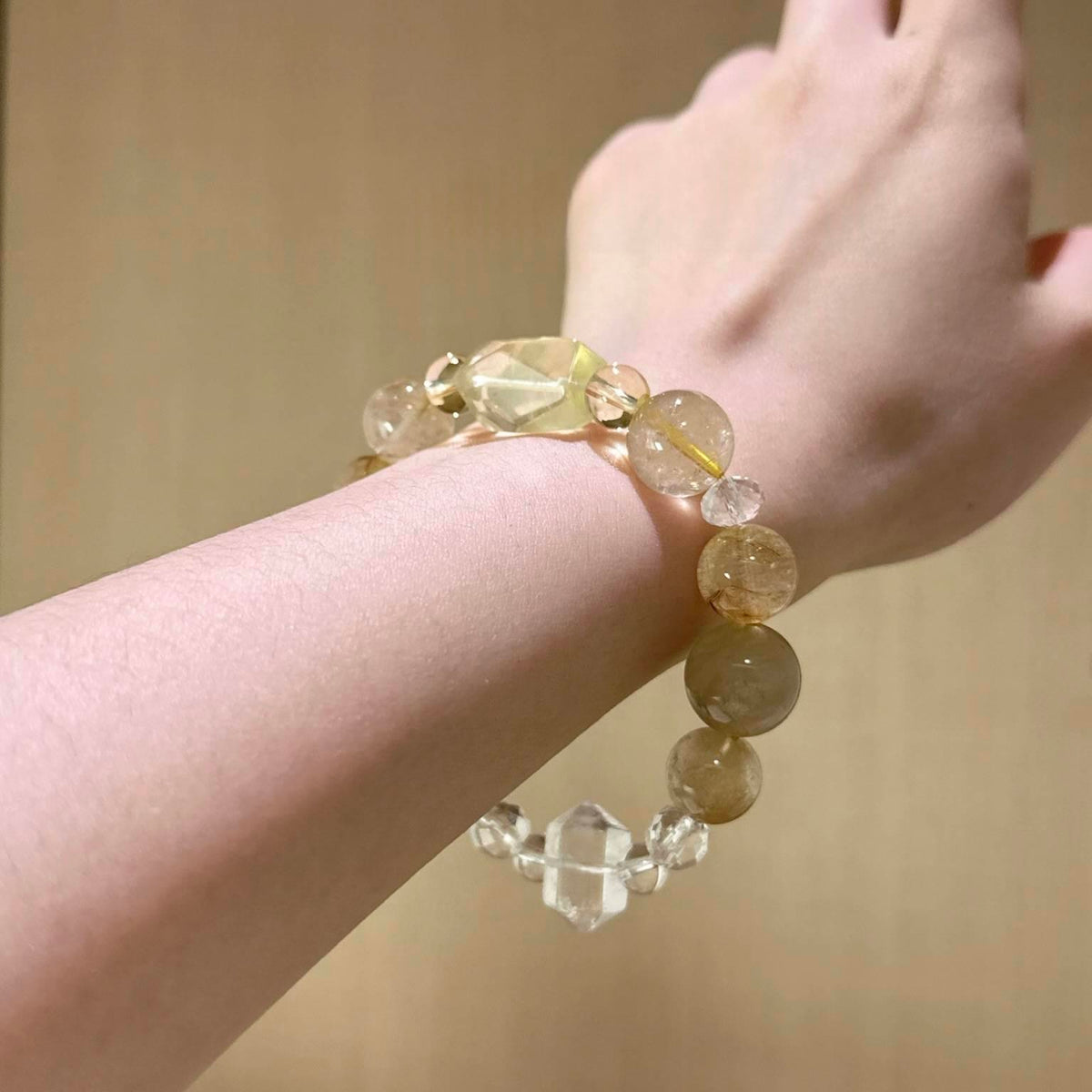 金发晶白幽灵黄水晶手串
