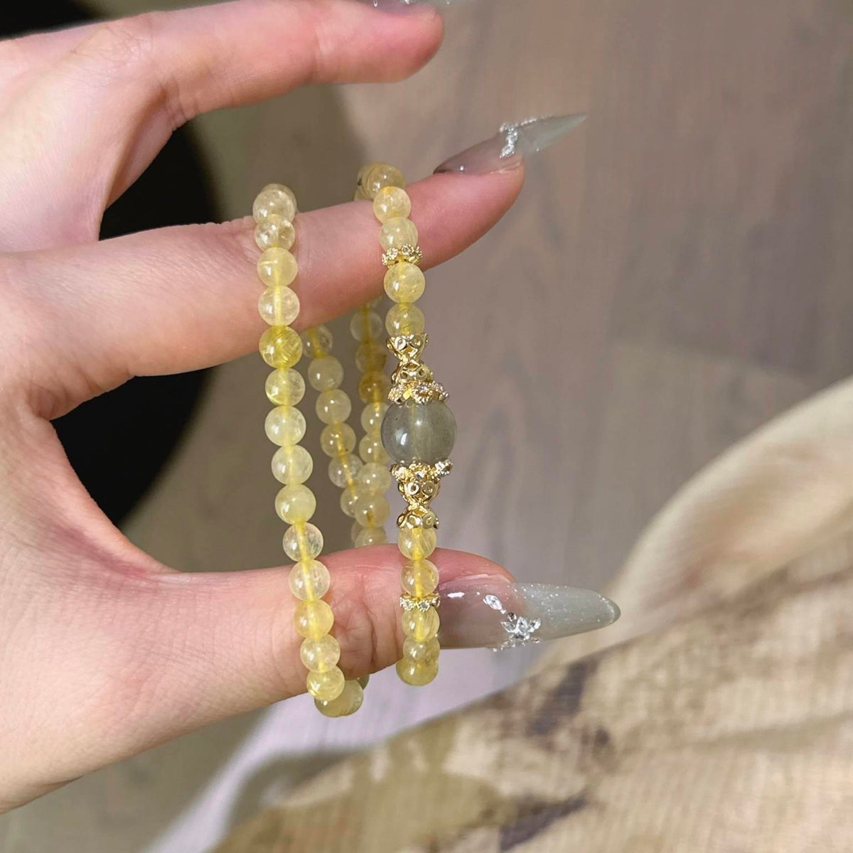 金发晶灰月光手串