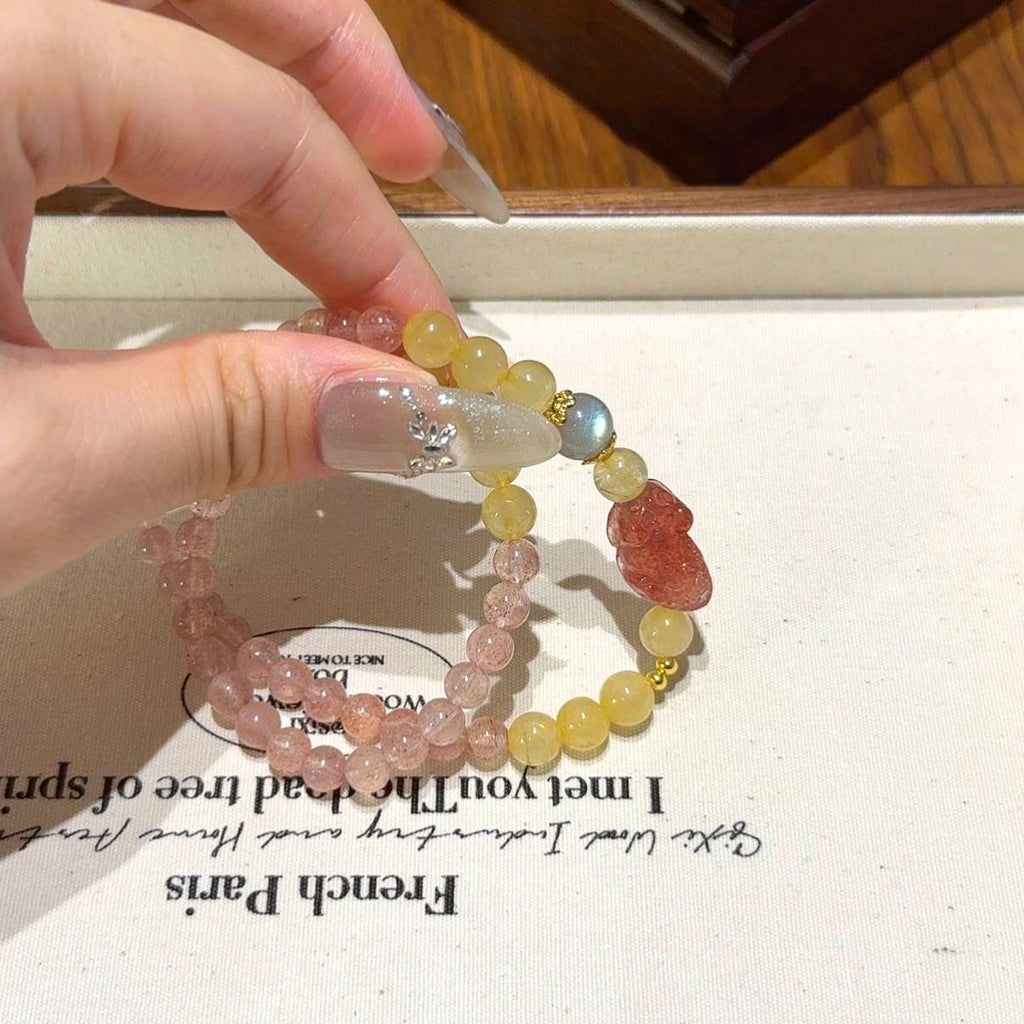 金发晶草莓晶貔貅手串