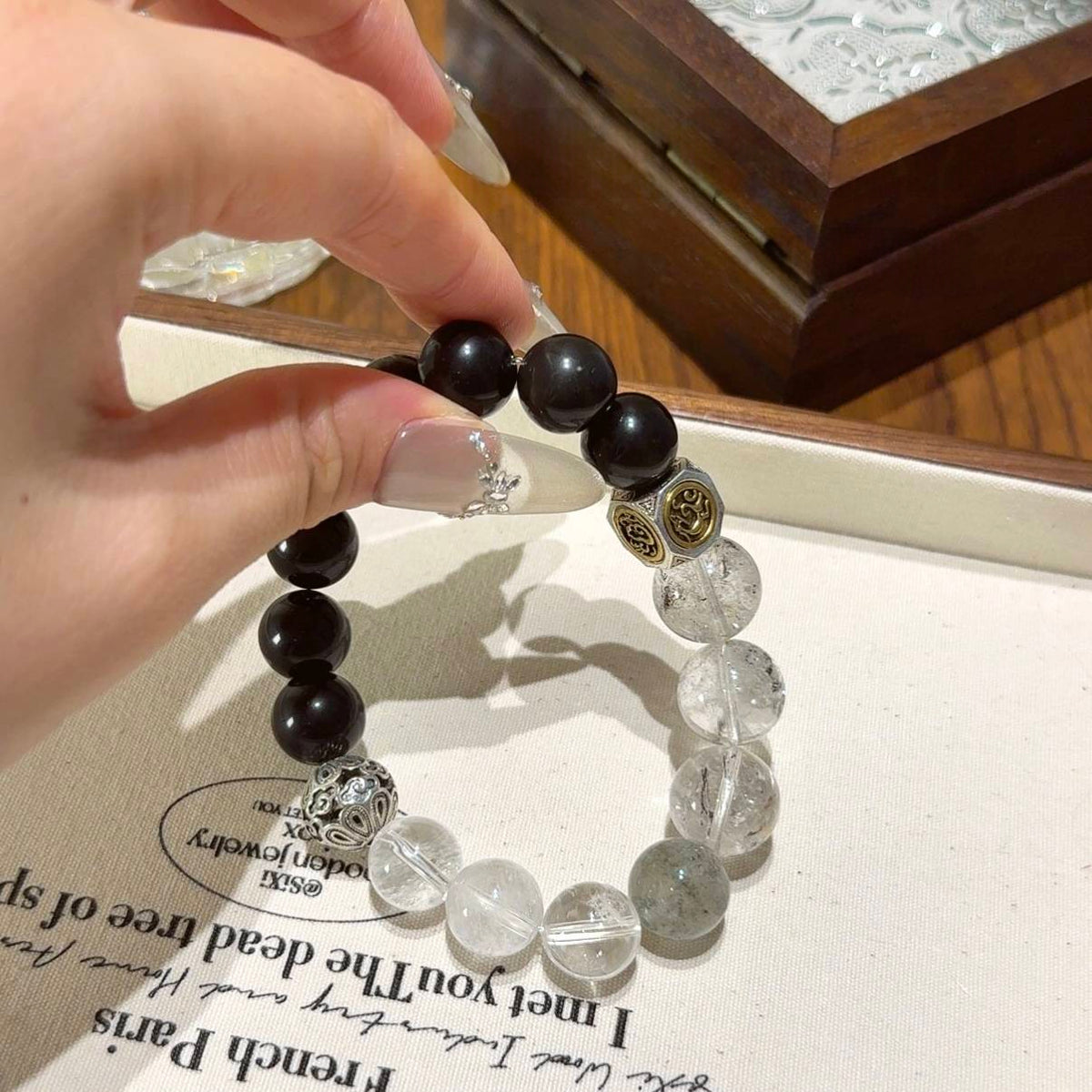 黑曜石闪灵白水手串