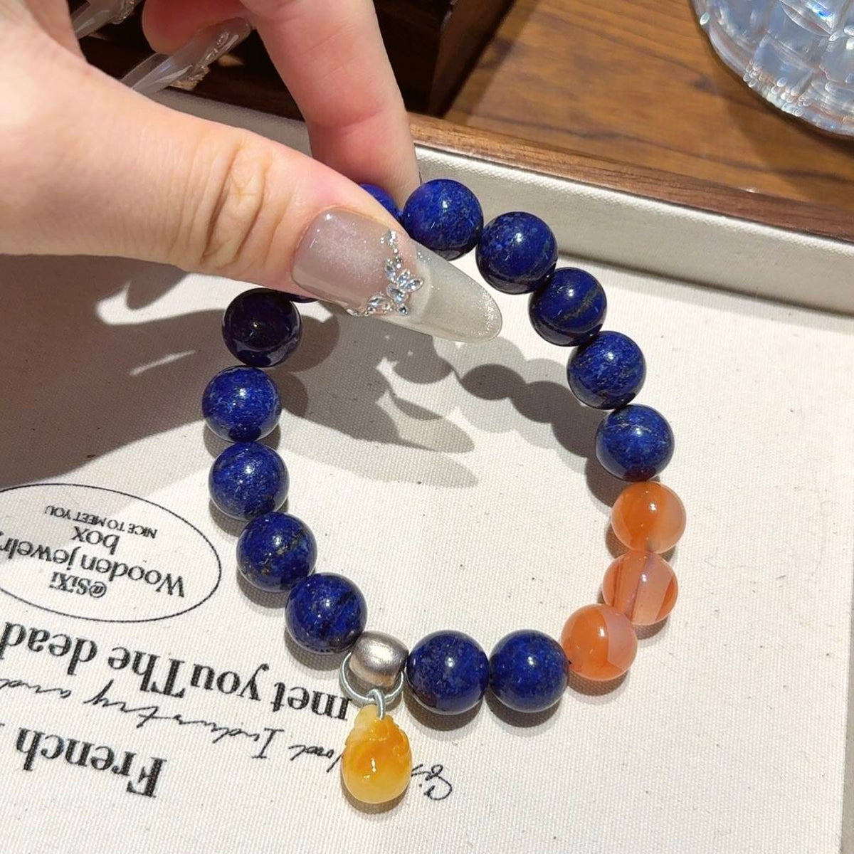 青金石南红玛瑙蜜蜡手串
