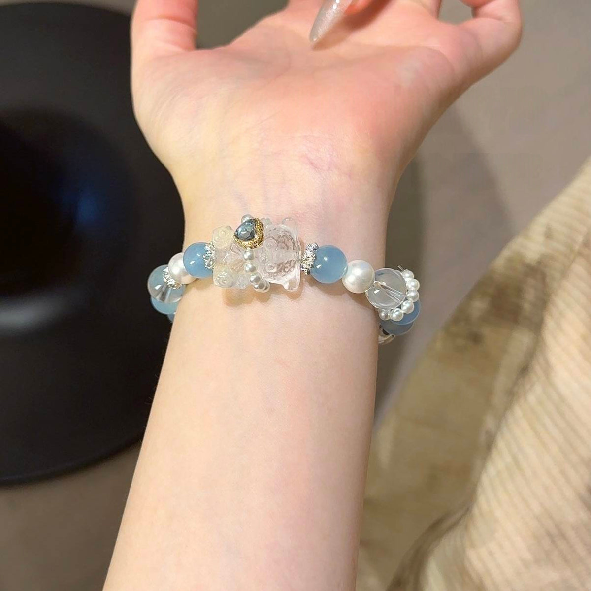 海蓝宝白水晶小熊手串