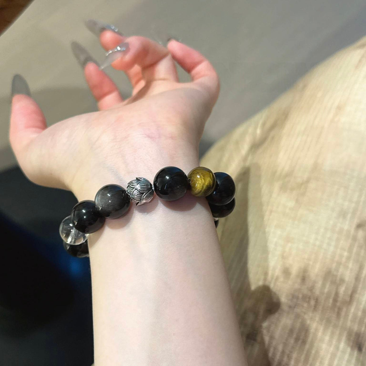 银曜白水虎眼手串
