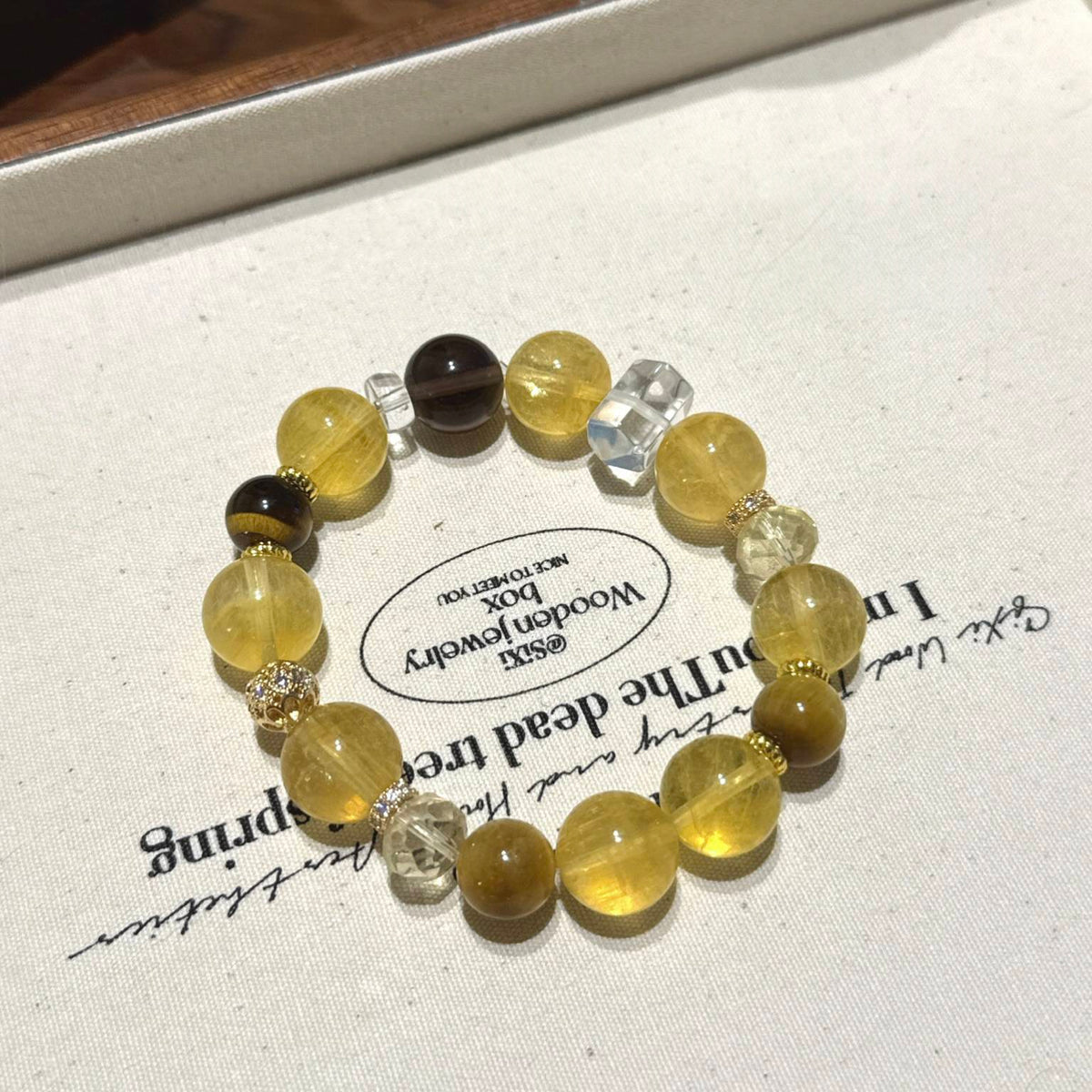 黄莹石虎眼石手串