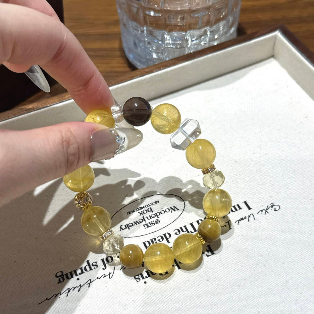 黄莹石虎眼石手串