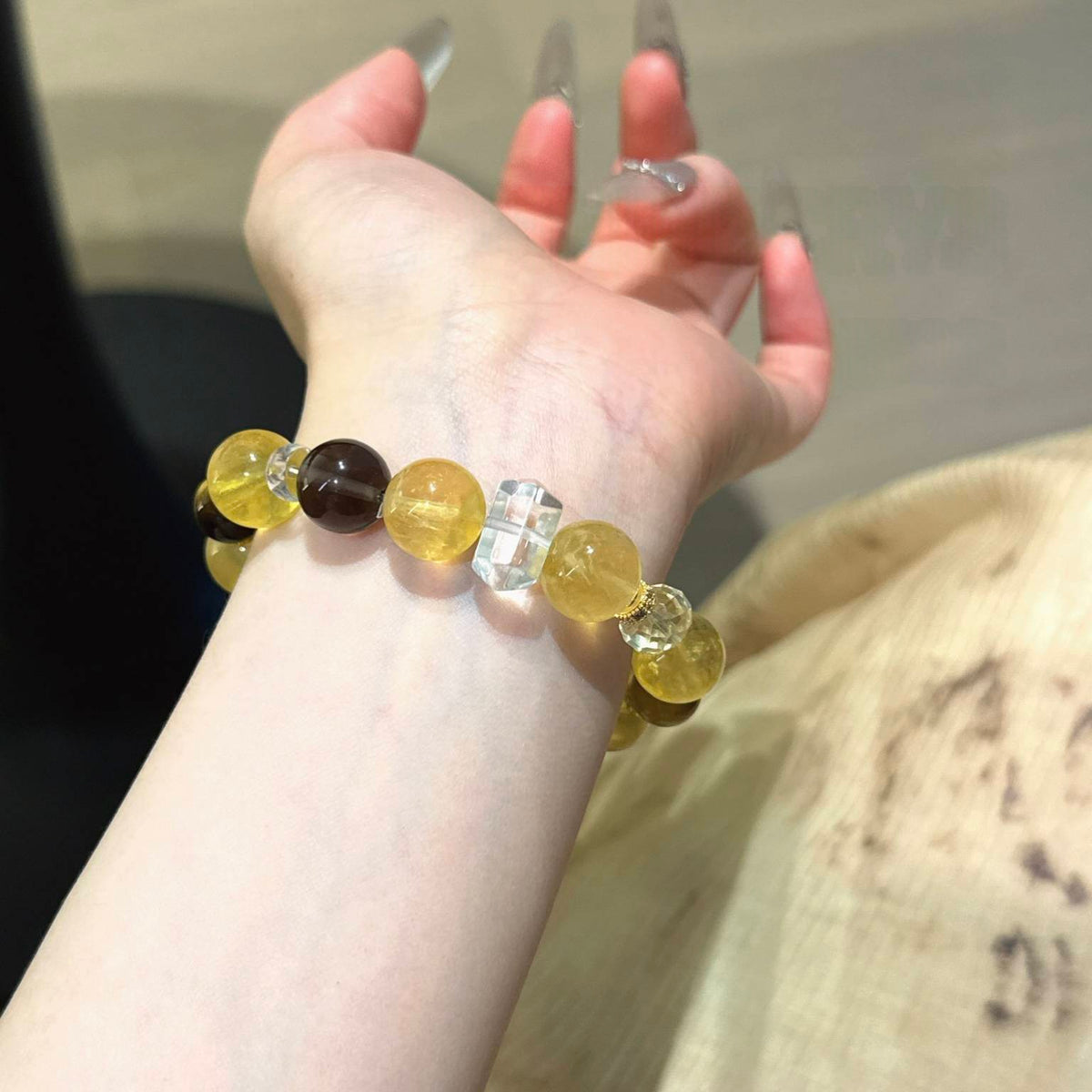 黄莹石虎眼石手串