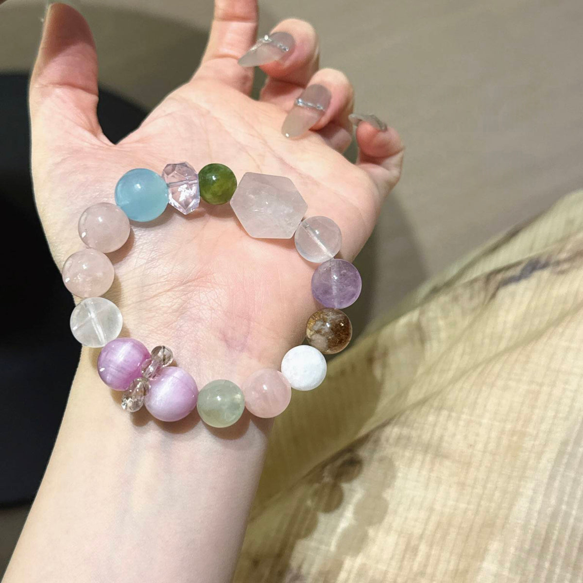 糖果色粉水晶随型多宝手串