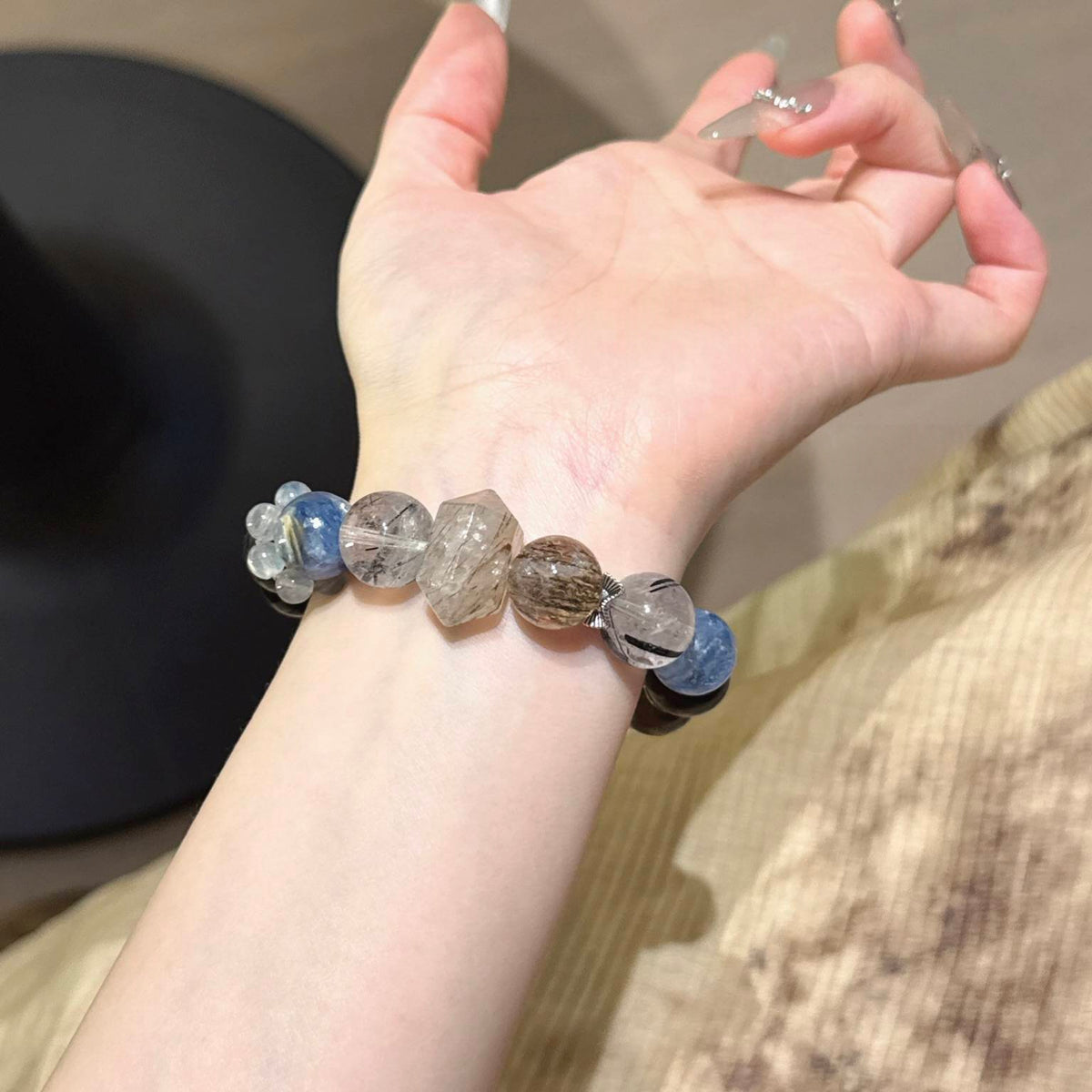 蓝晶石黑发晶多宝手串