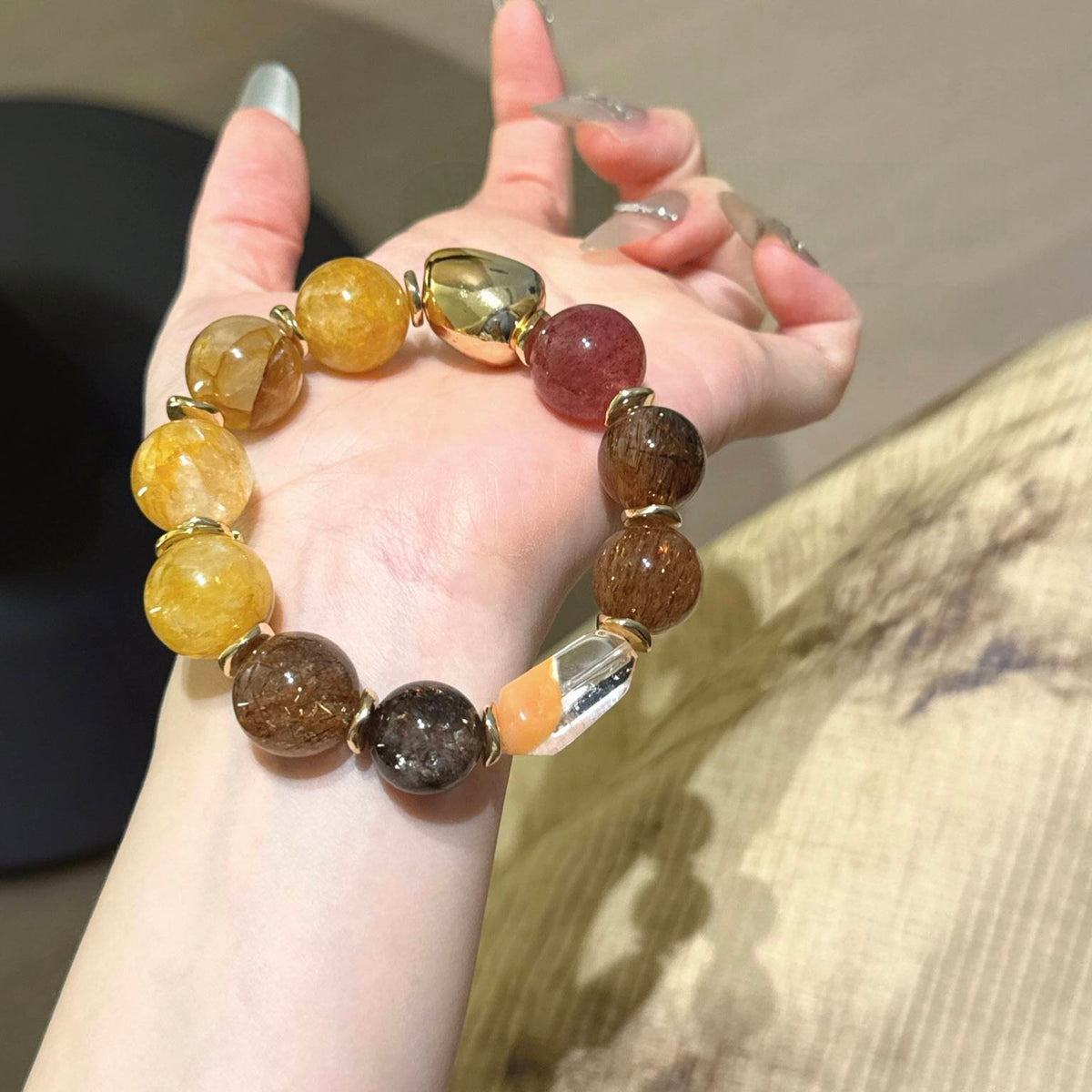 胶花黑金超草莓晶手串